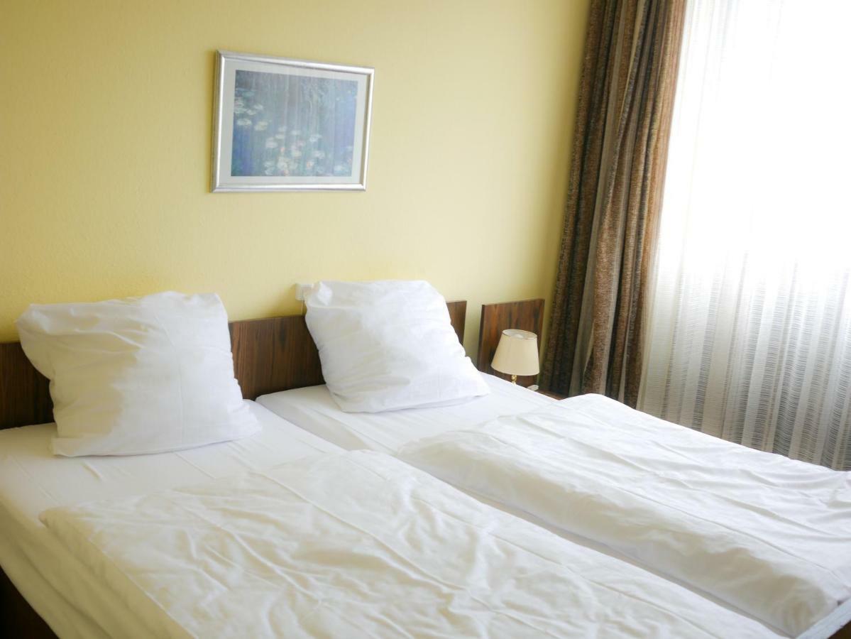 Hotel Oronto Κόμπλεντς Εξωτερικό φωτογραφία
