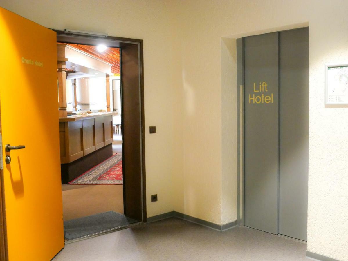 Hotel Oronto Κόμπλεντς Εξωτερικό φωτογραφία